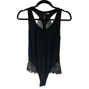Dreamgirl Women’s Bodysuit Black Lace Top Sleeveless 11073 Thong Snap Size L